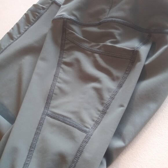 Avia women's size 1XL gray/olive green cropped leggings - Picture 7 of 13